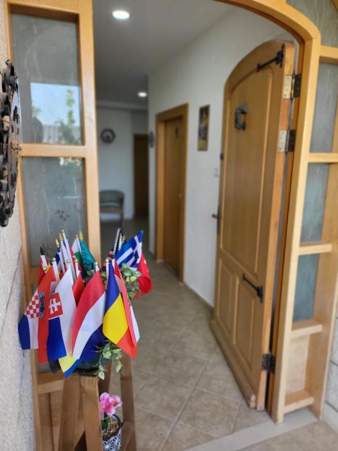 Maria'S Guesthouse - Uphill View Of Nazareth F Екстер'єр фото